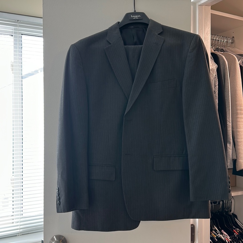 Haggar two piece men’s suit